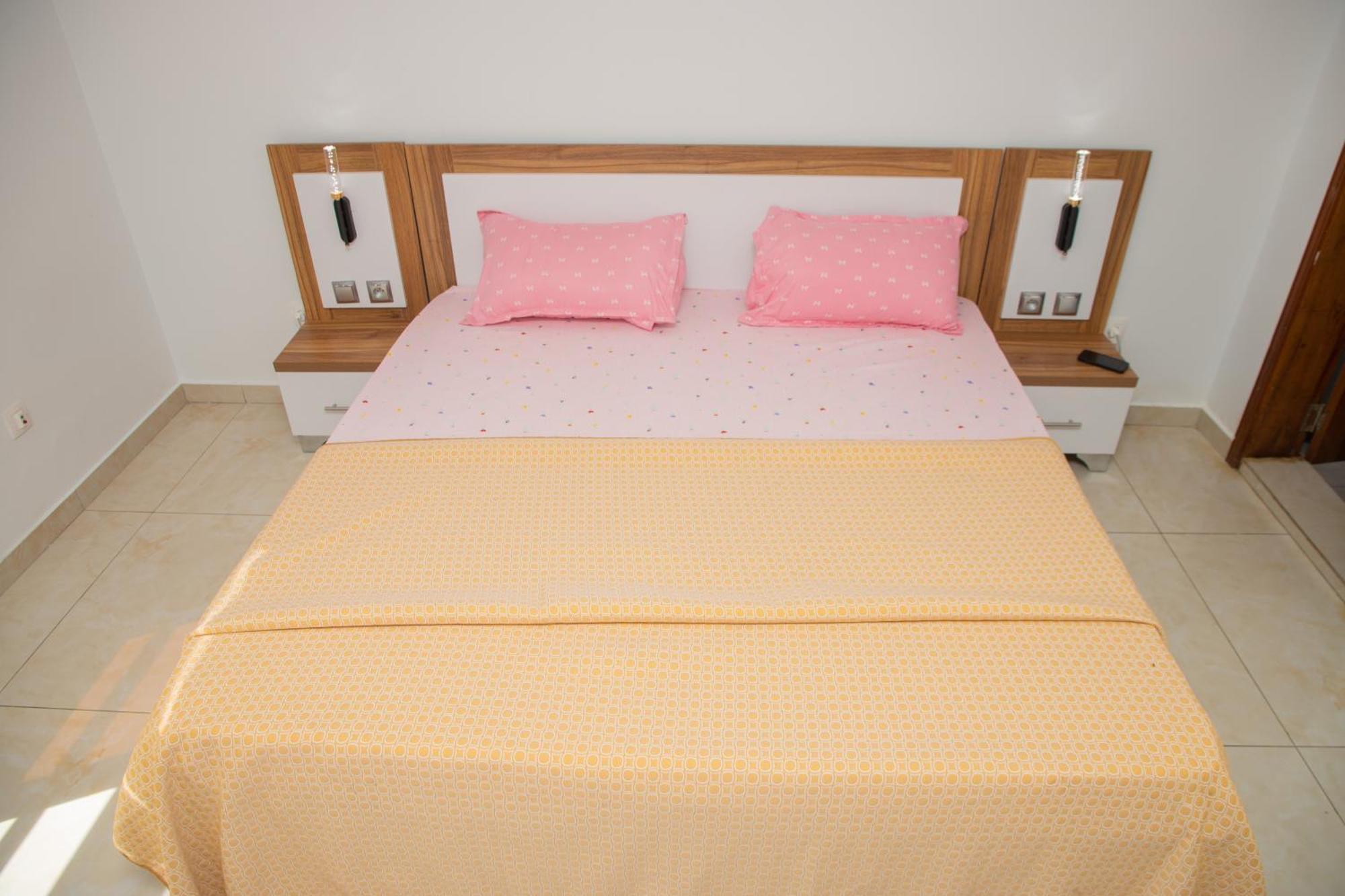 Residence Teranga Immo Luxe Residence Ndoumbe Sylla ดาการ์ ภายนอก รูปภาพ