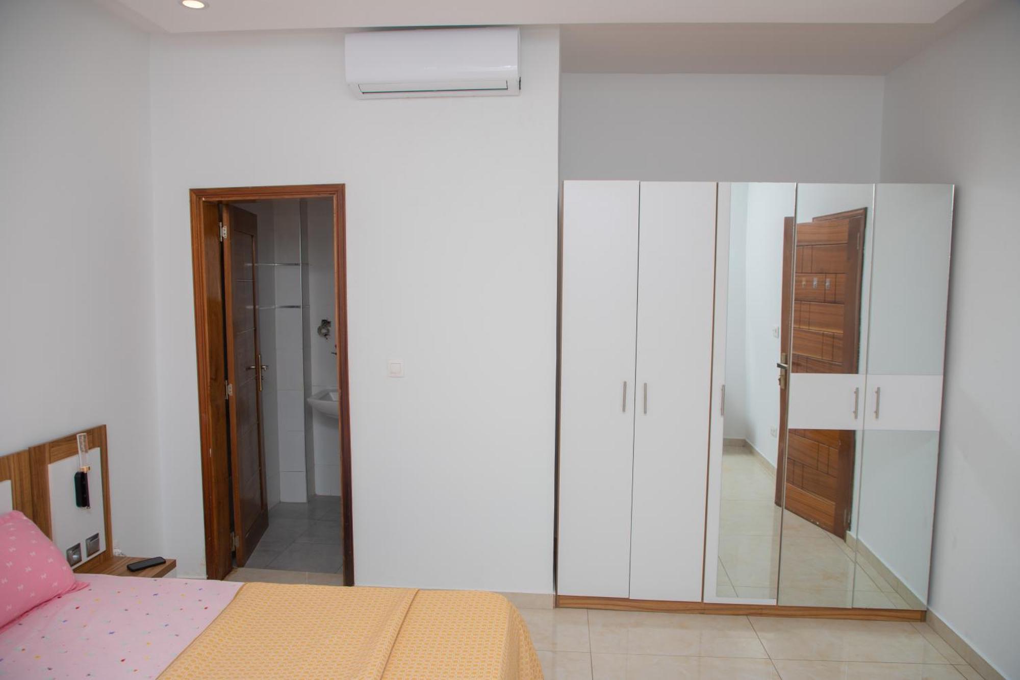 Residence Teranga Immo Luxe Residence Ndoumbe Sylla ดาการ์ ภายนอก รูปภาพ