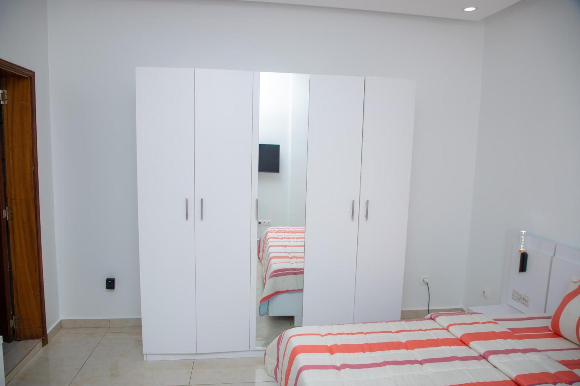 Residence Teranga Immo Luxe Residence Ndoumbe Sylla ดาการ์ ภายนอก รูปภาพ
